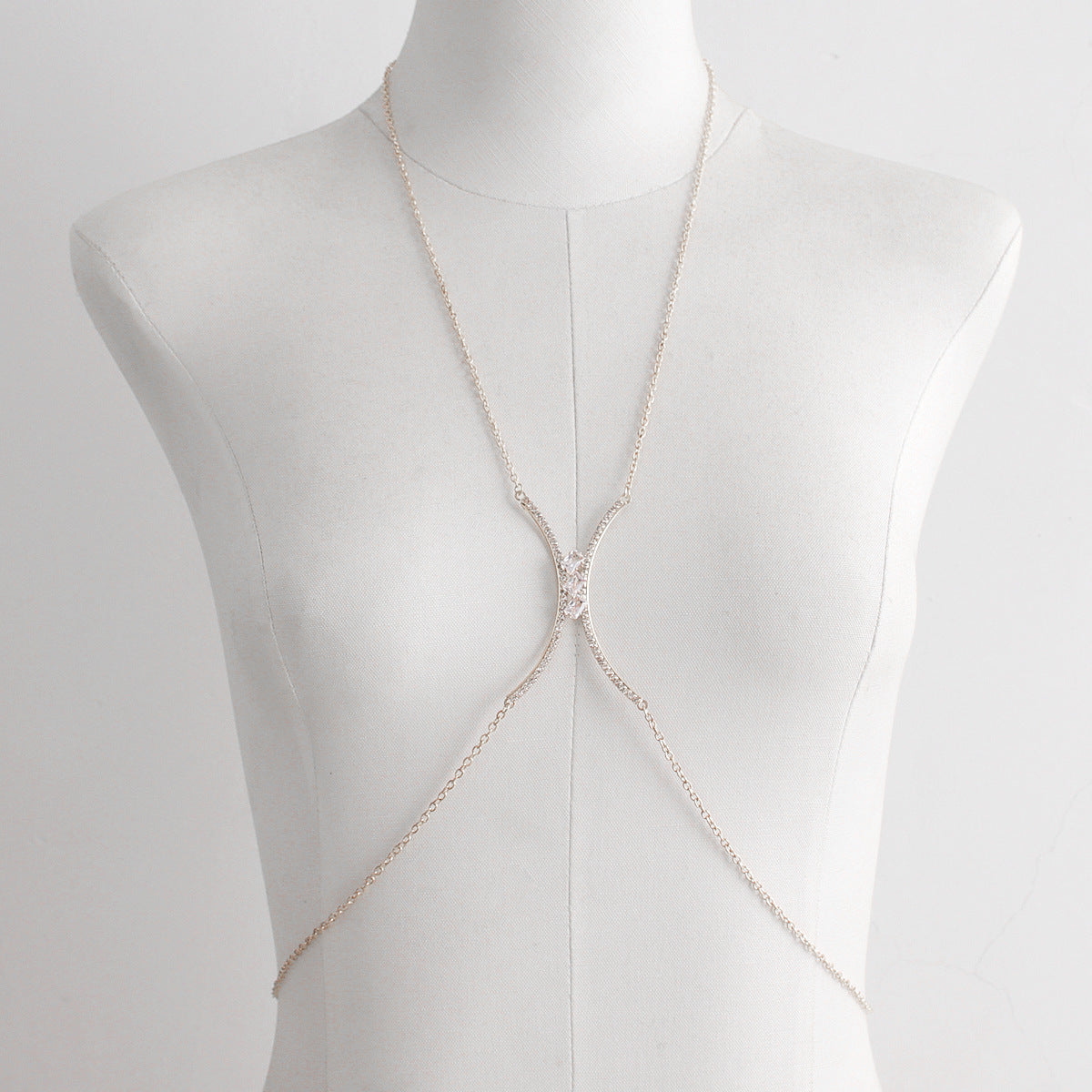 Diamond Tassel Body Chain – Elegant Chest Jewelry Accessory